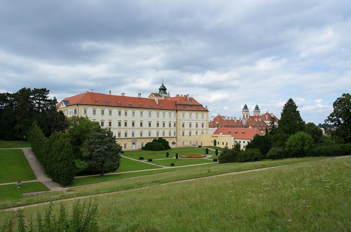 Na na valtickém zámku v nejjižnějším cípu Moravy plánují opravy