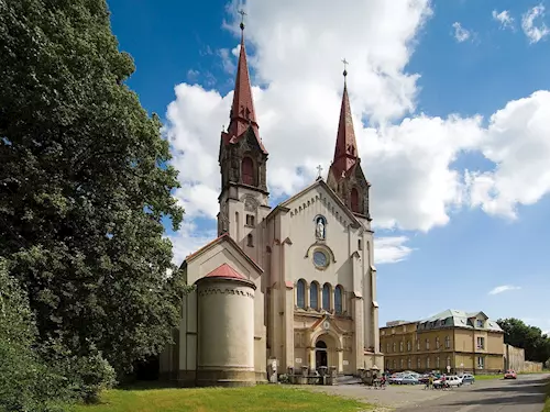 Poutní bazilika minor ve Filipove se otevrela poutníkum a turistum
