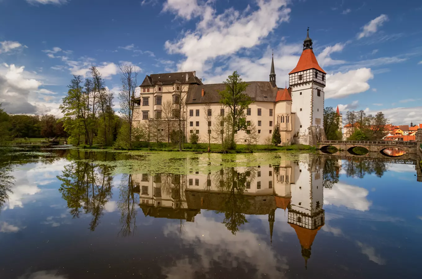 Nejkrásnější vodní hrady a zámky: Blatná, Švihov nebo Kratochvíle?