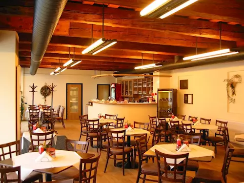 Restaurace Losín v areálu papírny Velké Losiny