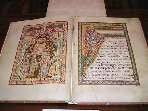 V pražském Klementinu si prohlédnete unikátní Vyšehradský kodex