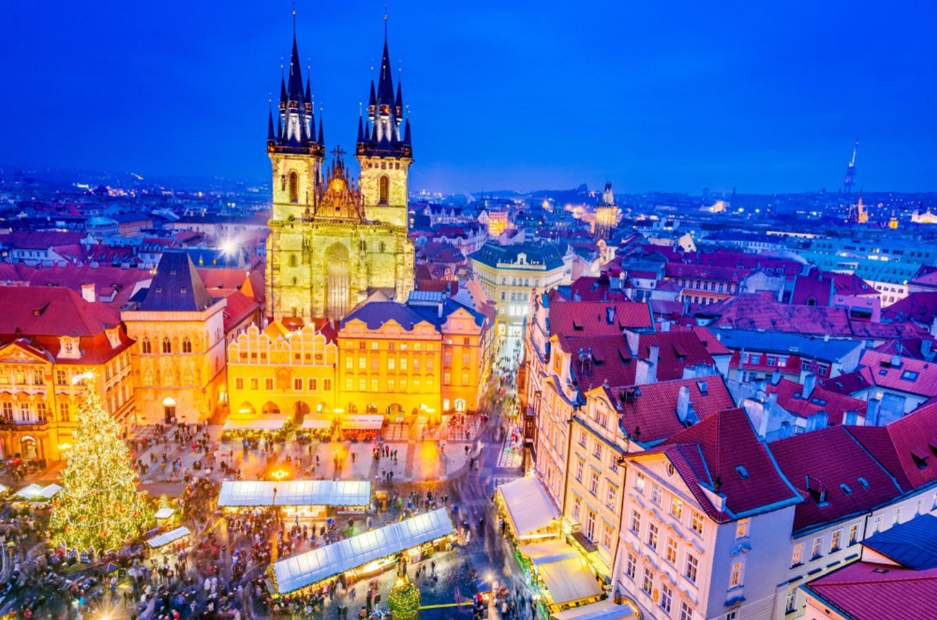 Letošní Vánoční trhy v centru Prahy jsou inspirovány pohádkovými motivy 