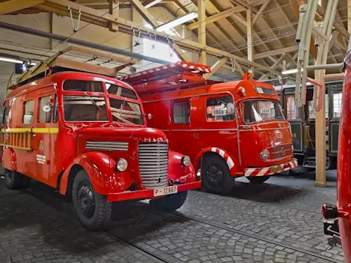 Muzea mestské hromadné dopravy v Praze láká návštevníky více než ctyrmi desítkami historických vozidel