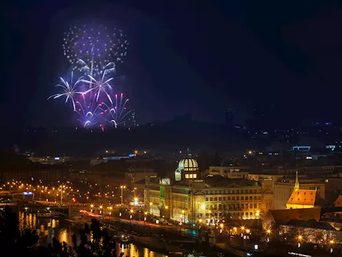 Novoroční ohňostroj v Praze na Vyšehradě