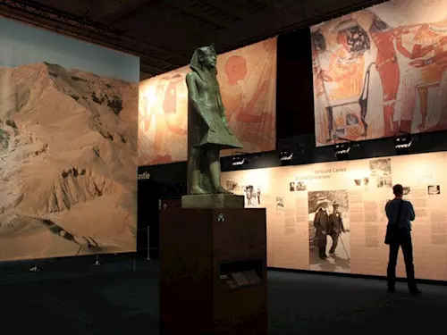Výstava Tutanchamon – jeho hrobka a poklady predstavuje prvotrídní ukázku nové formy výuky historie hrou a zážitkem
