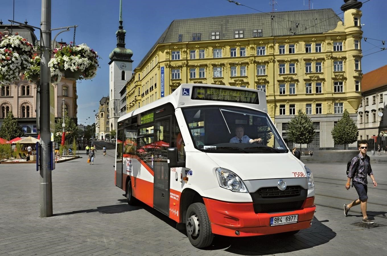 Turistický minibus v Brně – vyhlídkové jízdy Brnem