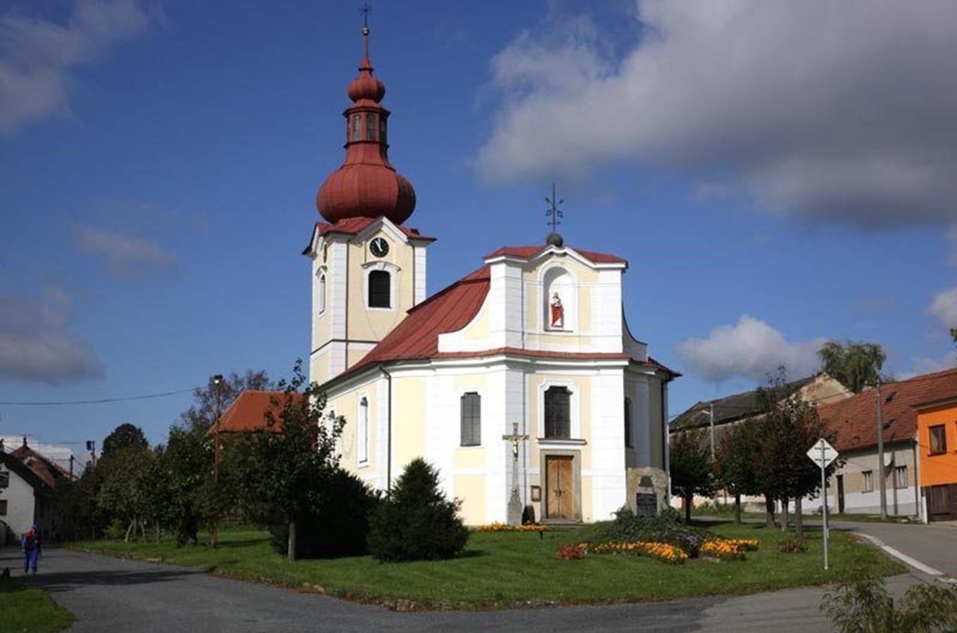 Santiniho kostel sv. Petra a Pavla v Bobrové