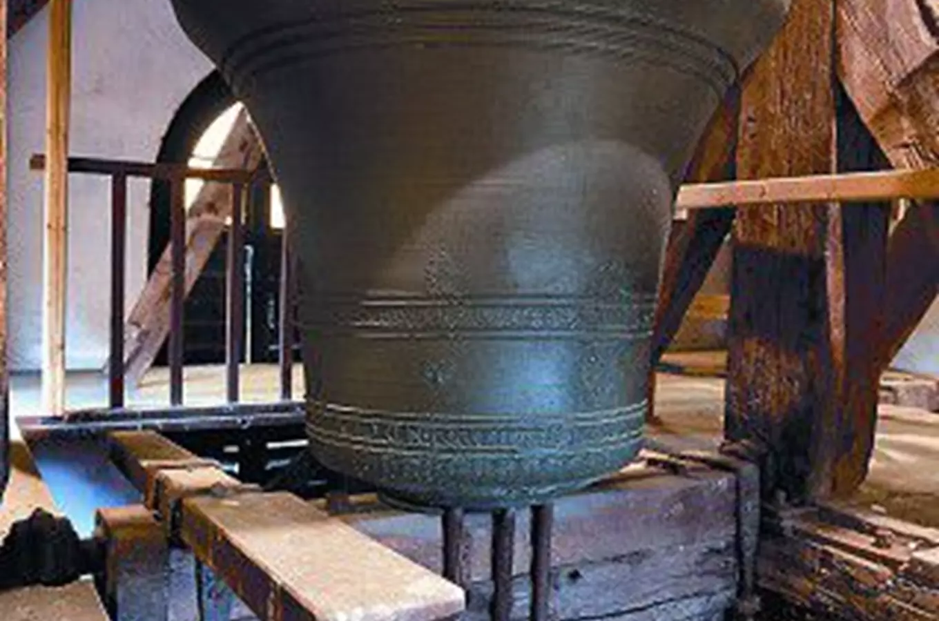 Na kourimskou zvonici nove s pruvodcem