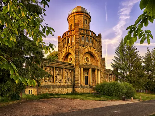 Masarykova věž samostatnosti s hvězdářskou kupolí v Hořicích