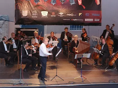 Hudební festival Klášterecké hudební prameny s houslovým virtuosem Jaroslavem Sveceným