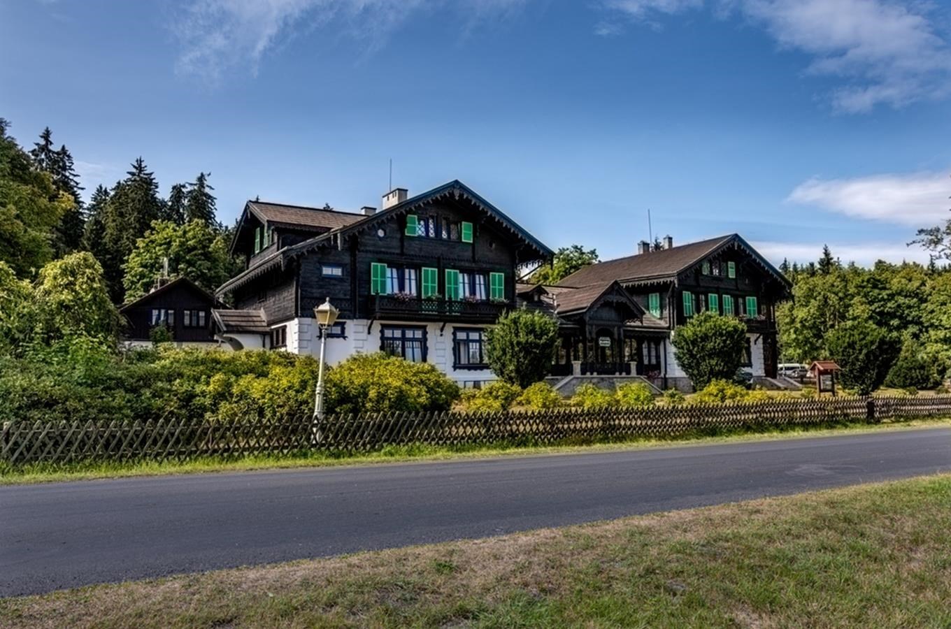 #světovéČesko a krása starých alpských domů na Kladské a ve Volarech
