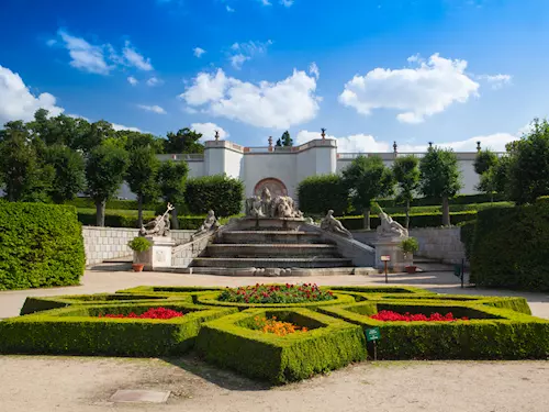 Komentované prohlídky francouzské zahrady na zámku v Dobříši