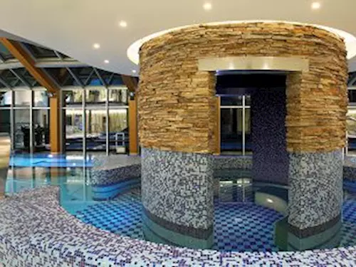 Bazény Wellness Horal ve Velkých Karlovicích prinášejí relaxaci i zábavu