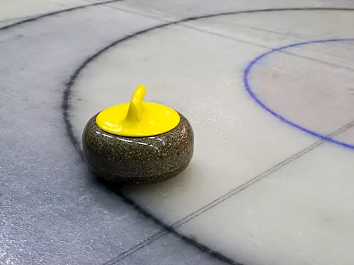 Vyzkoušíte si zde nejen bruslení, bežkarskou dráhu, ale také curling