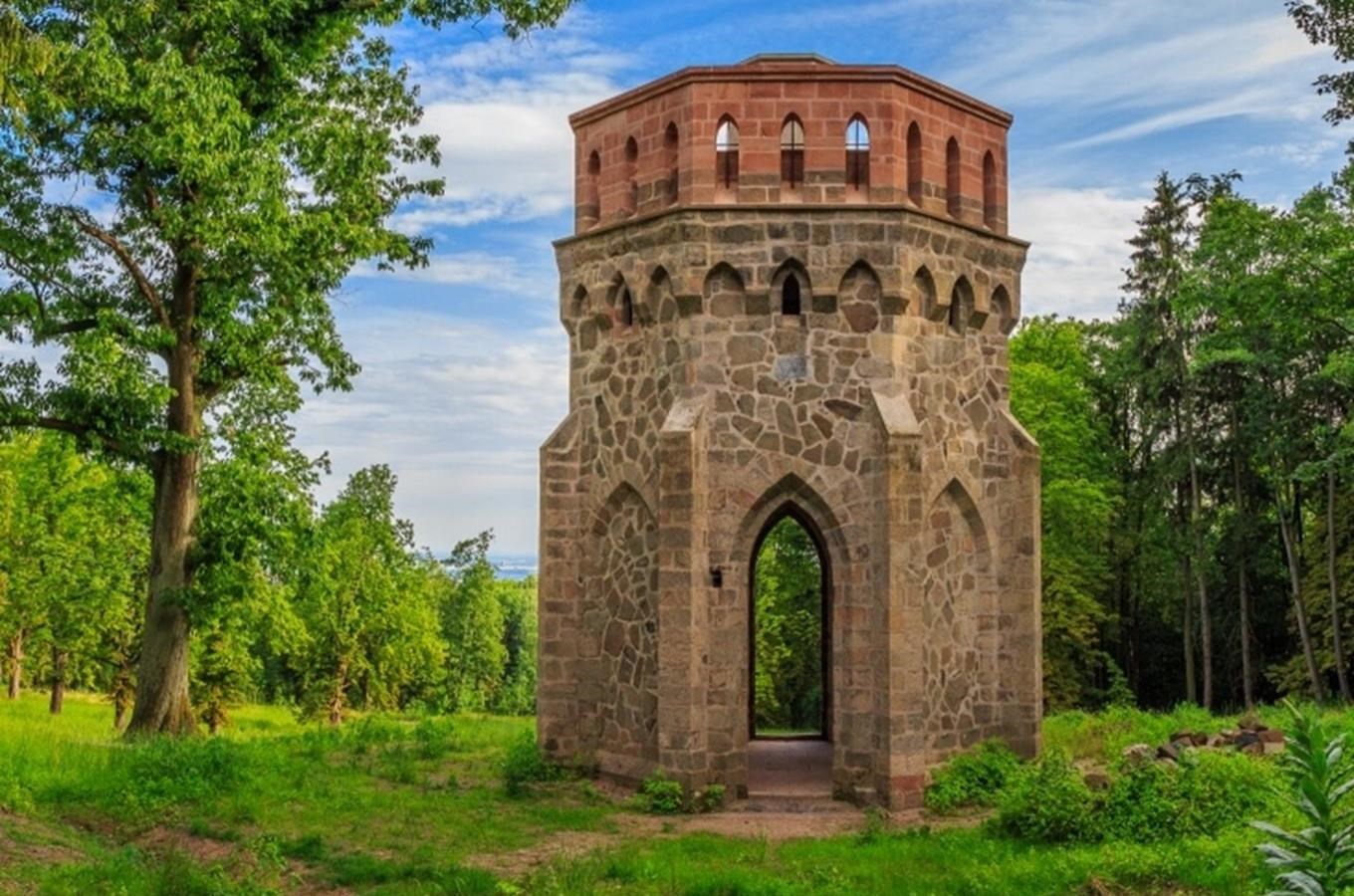 Allainova věž u Lomnice nad Popelkou
