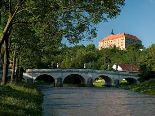 Barokní most v Náměšti nad Oslavou –  jeden z nejstarších mostů na Moravě