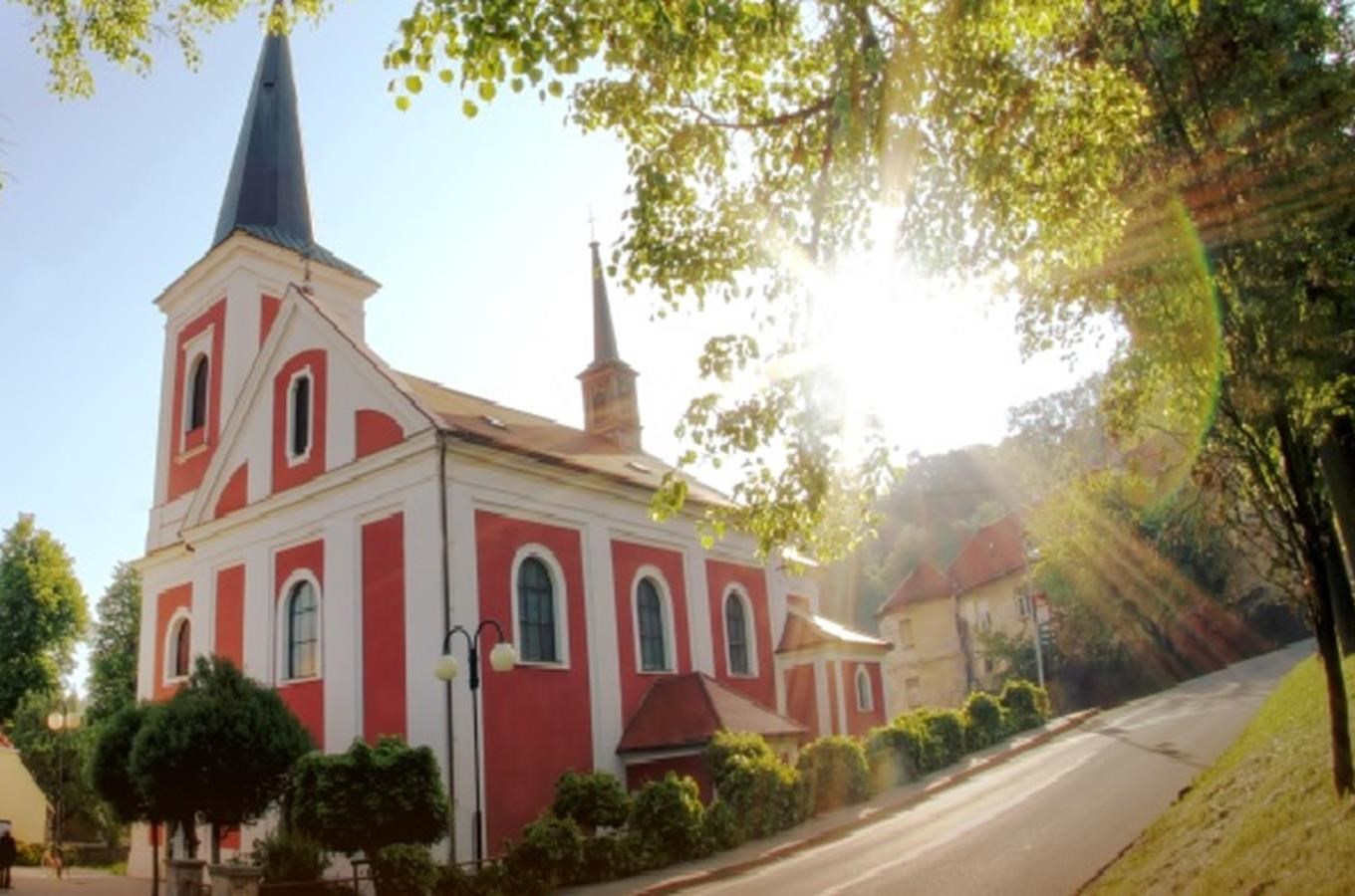 Kostel Všech Svatých v Rájci - Jestřebí