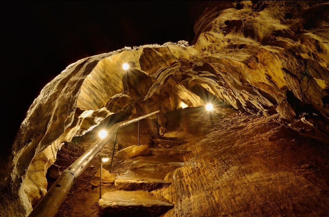 Chýnovská jeskyně - nejstarší zpřístupněná jeskyně v České republice
