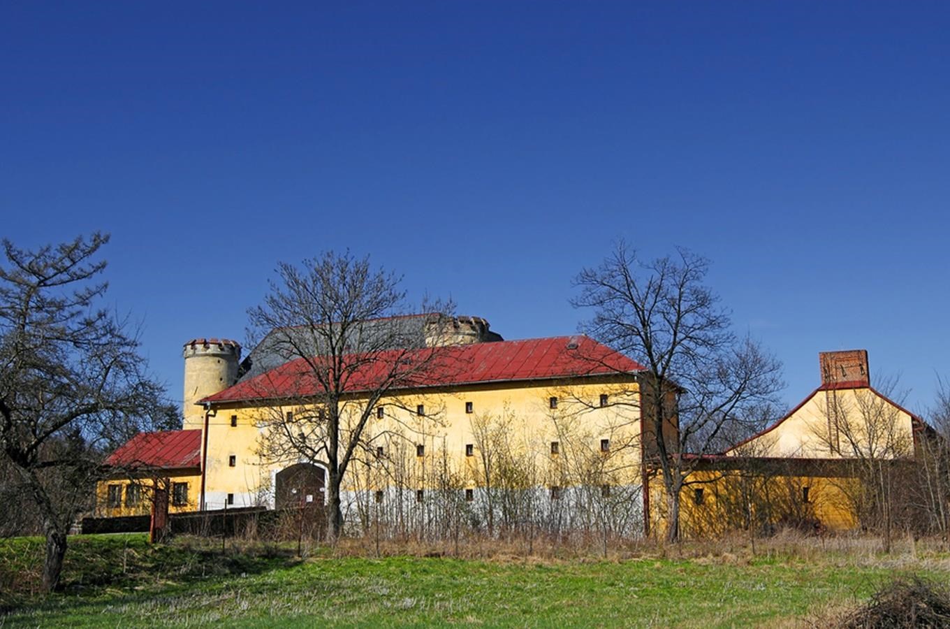 Zámek Dívčí hrad u Osoblahy