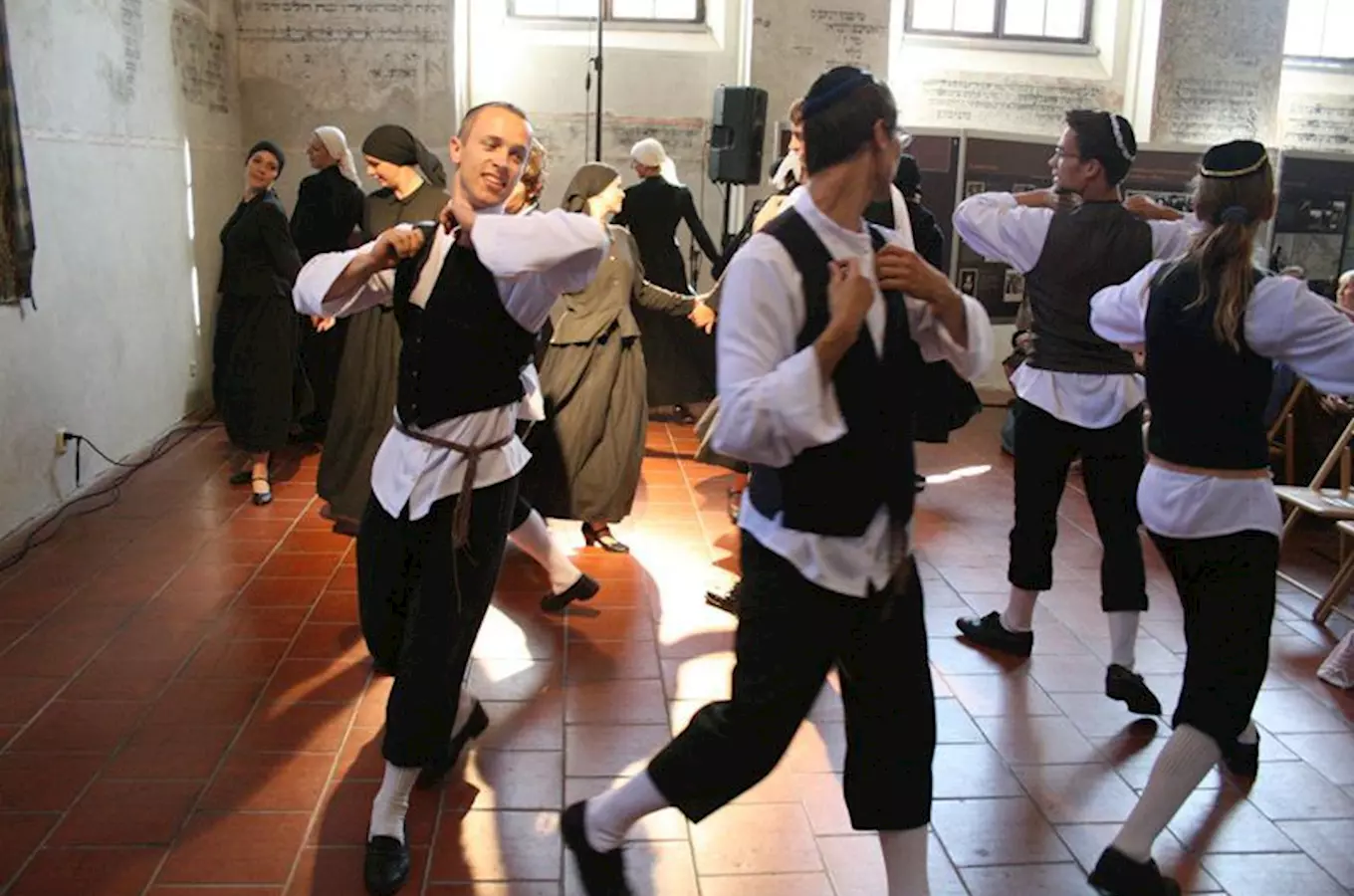 Еврейский народный танец Хава Нагила