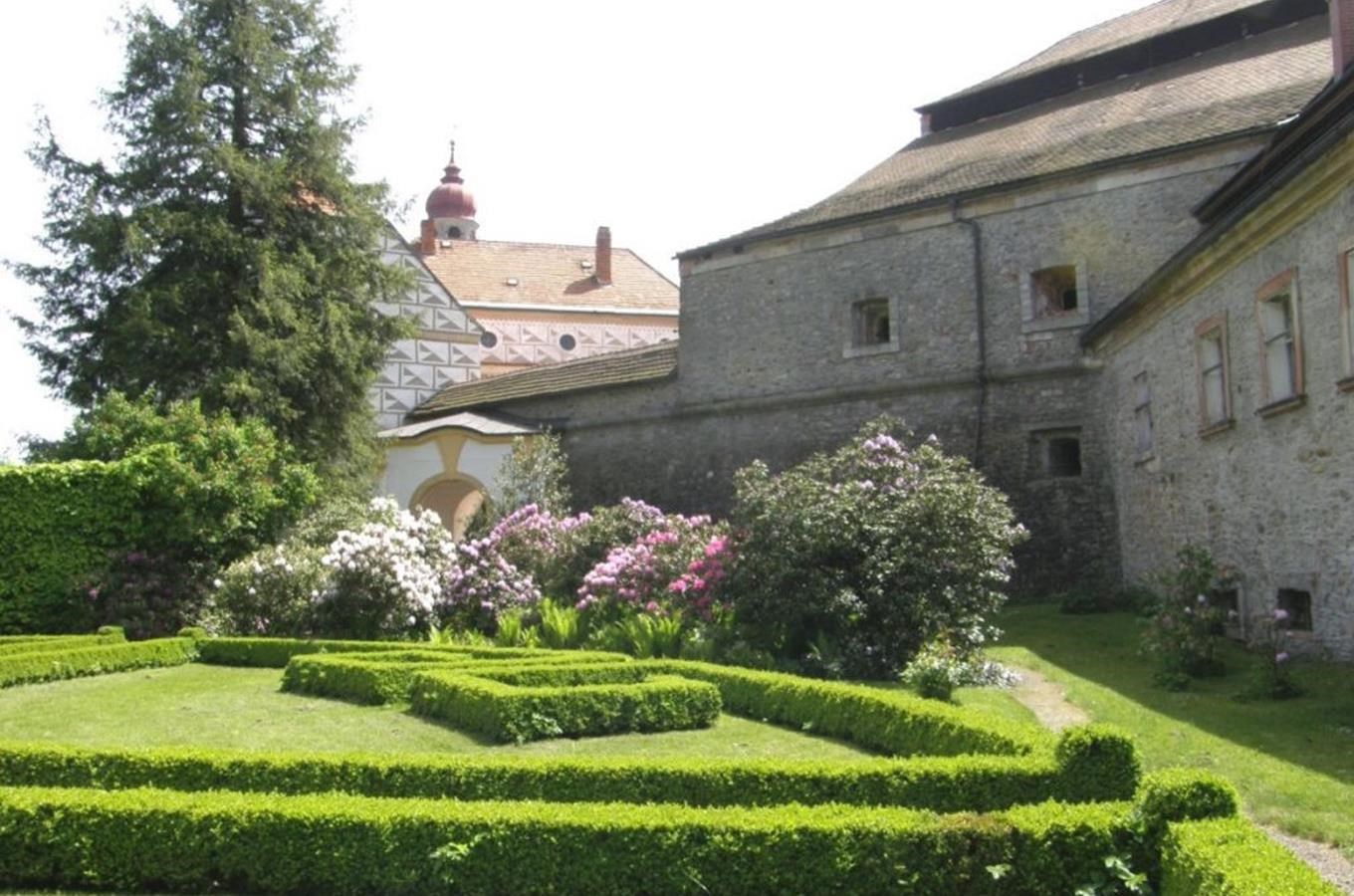 Piccolominská zahrada na zámku Náchod