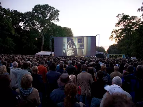 Letní filmový festival v parku na zámku Slavkov u Brna