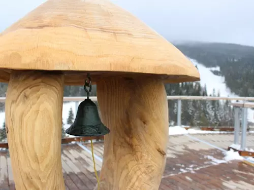 Novoroční zvonění na Stezce korunami stromů v Jánských Lázních