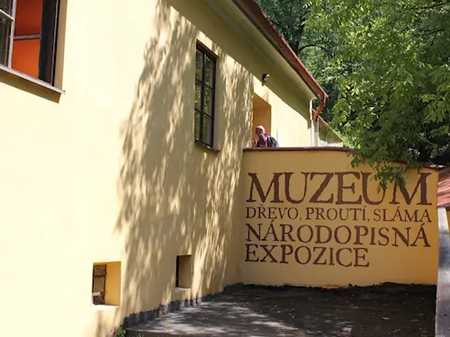 Hájenka Malenovice – národopisná expozice Dřevo, proutí, sláma v tradiční rukodělné výrobě