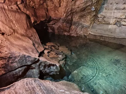 Týnčanská jeskyně u Petrovic