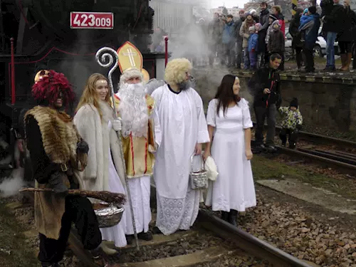Mikulášská jízda historickým vlakem z Letohradu