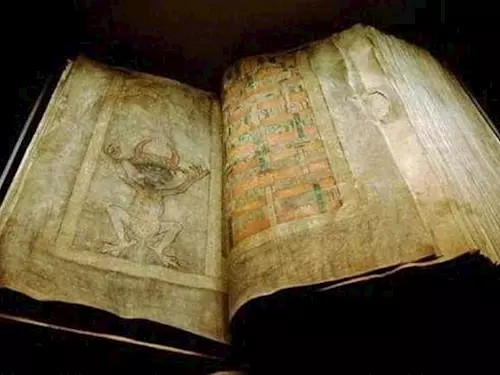 V Kyjove si prohlédnete unikátní Dáblovu bibli
