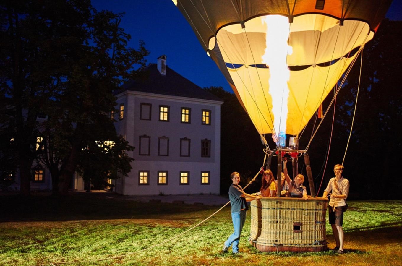 Balónový zámek Radešín - vyhlídkový let balónem přes Vysočinu