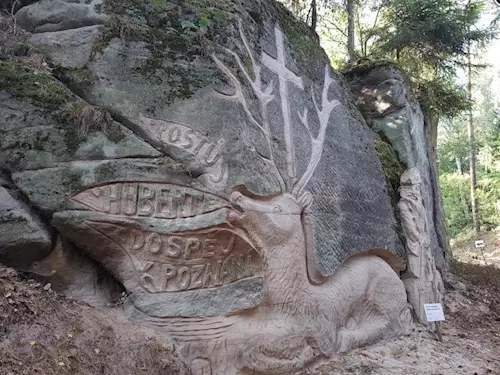 Stezka skalních reliéfů u obce Brniště na Českolipsku