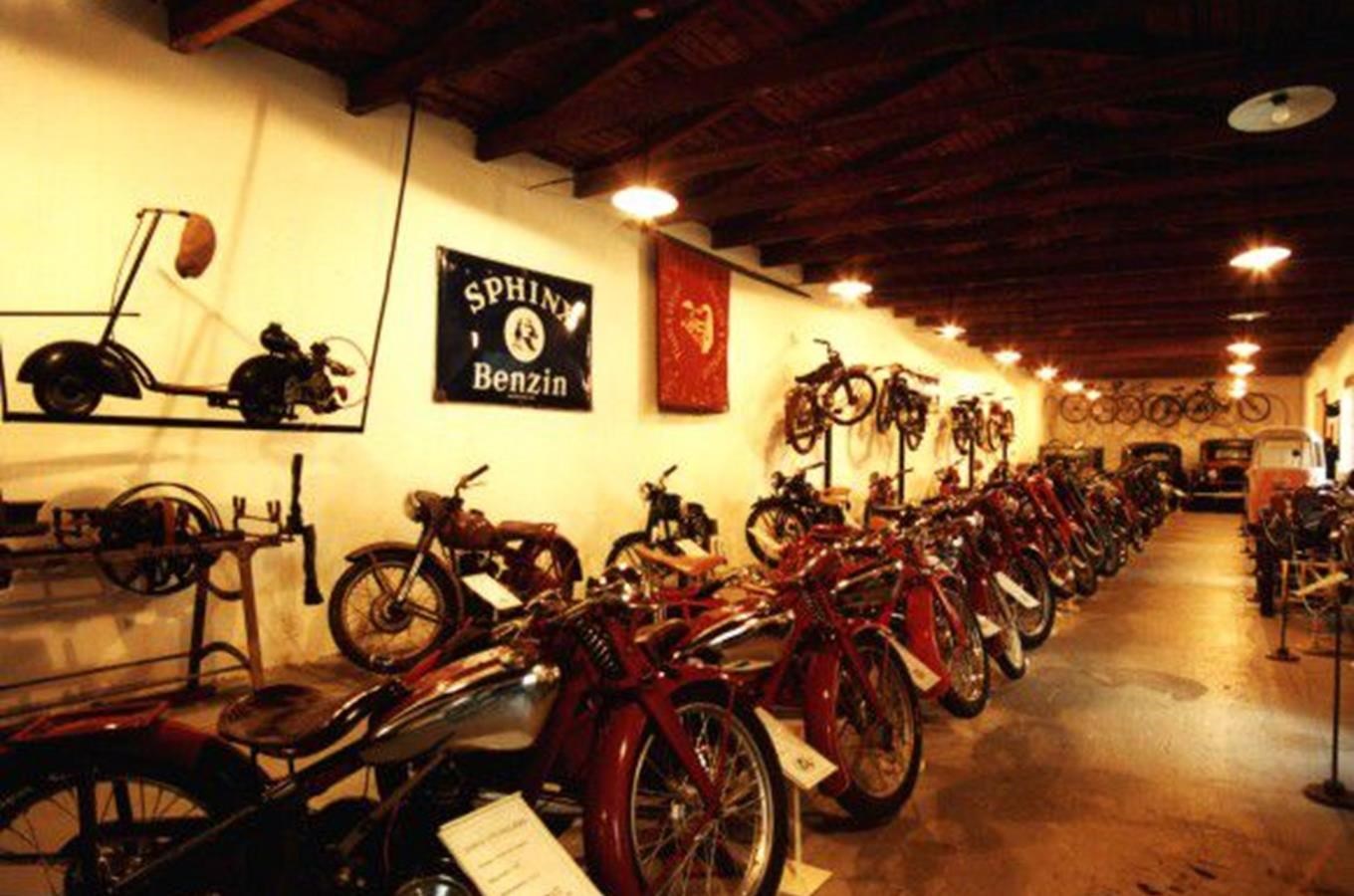 Muzeum motocyklových veteránů Česká Ves