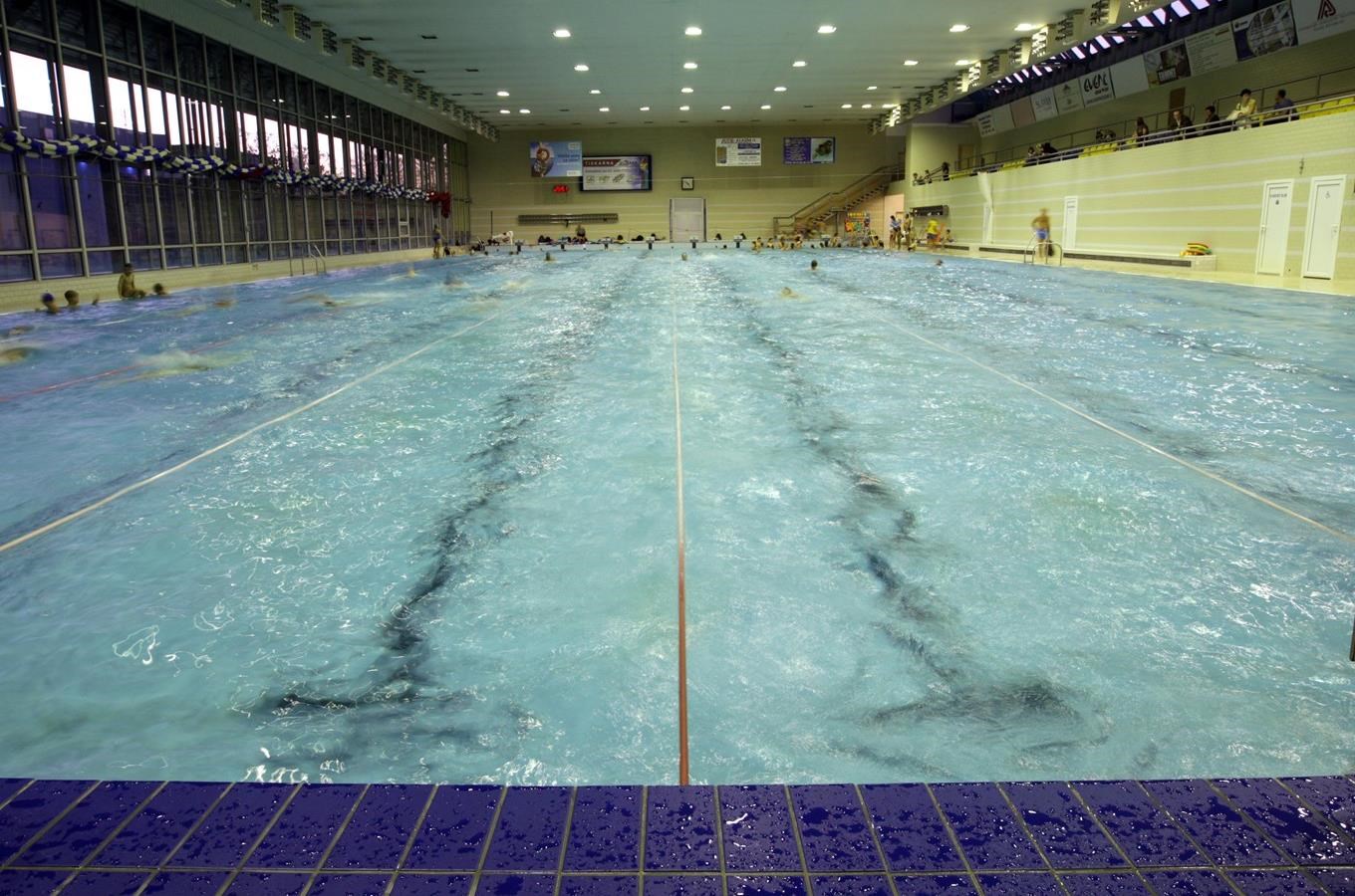 V královéhradeckých Městských lázních se otevírá krytý bazén, odstávkou projde Aquacentrum