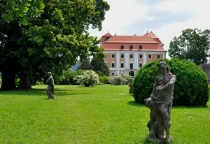 zahrada zámku Valeč